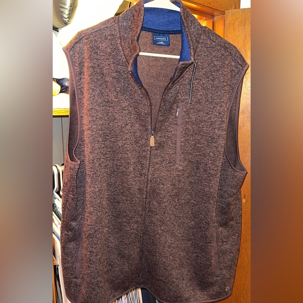 NWT Crown & Ivy Men’s Full Zip Vest in Chocolate with side pockets Size XL